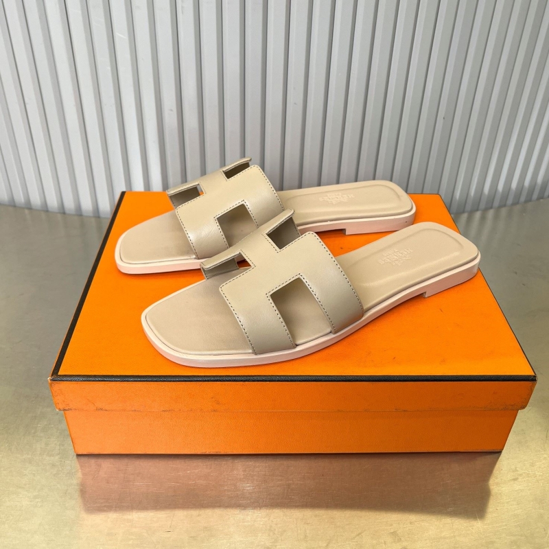 H**mes slippers
